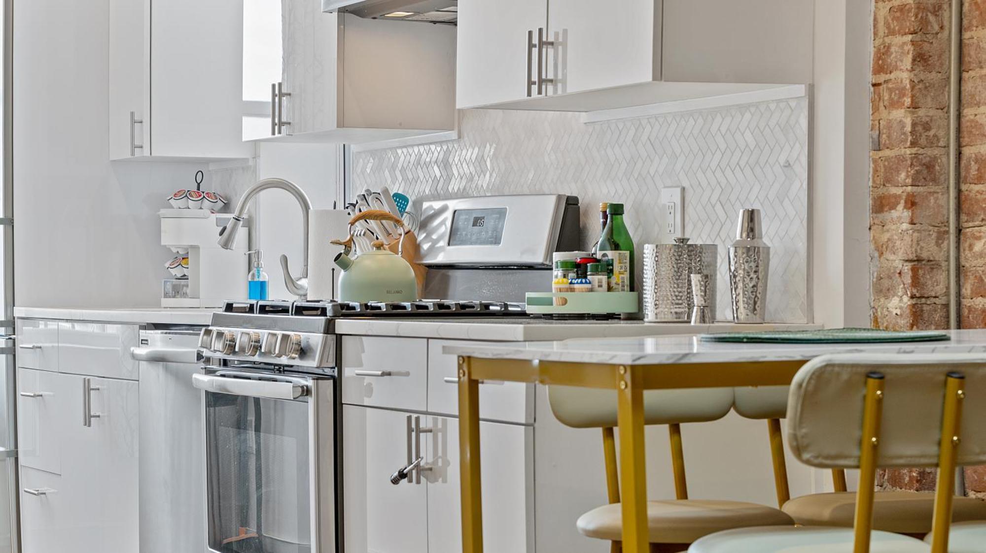 Chic Penthouse 15 Minutes From Nyc - Bus Stop At Doorstep Hoboken Exterior foto