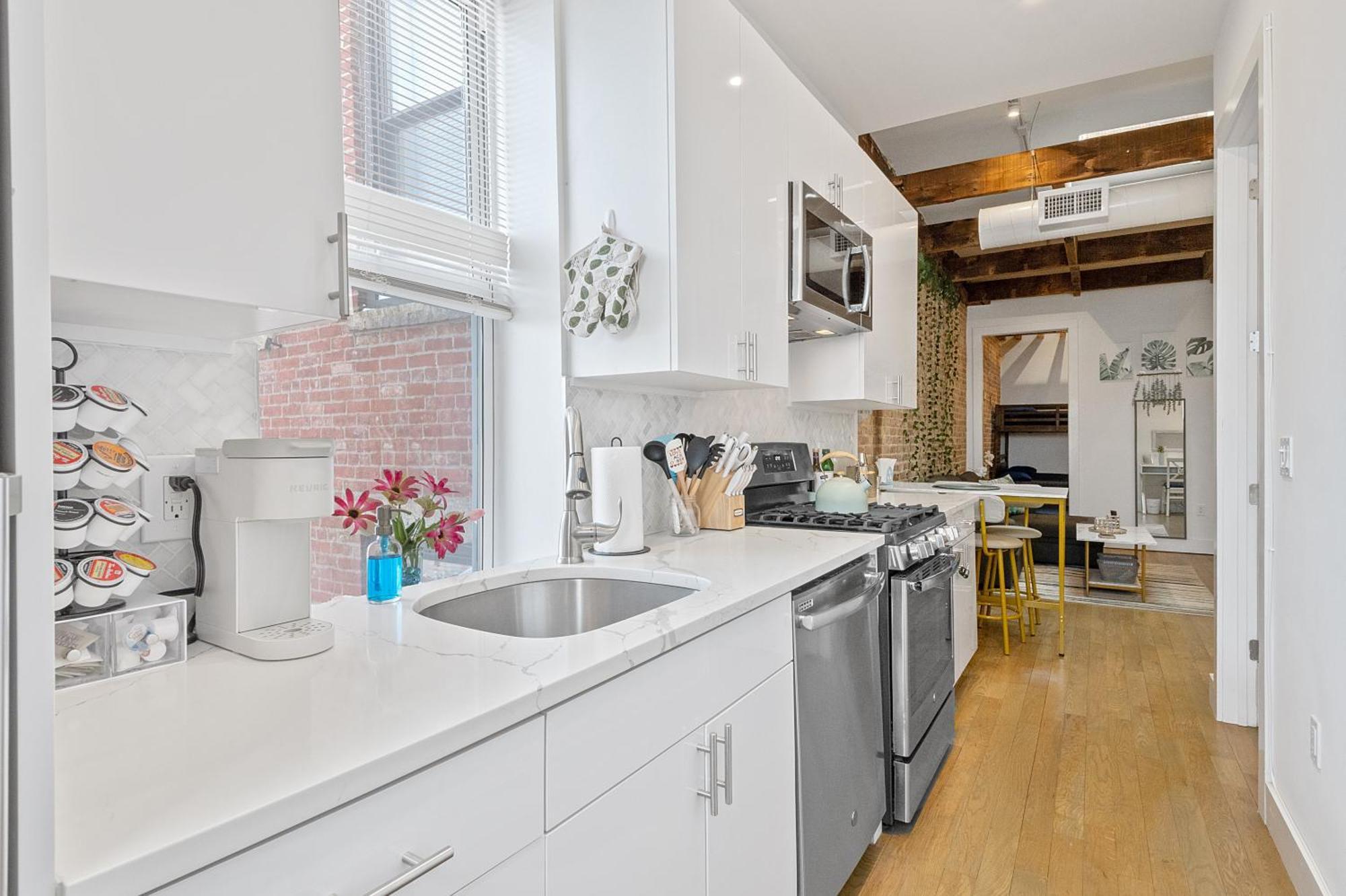 Chic Penthouse 15 Minutes From Nyc - Bus Stop At Doorstep Hoboken Exterior foto